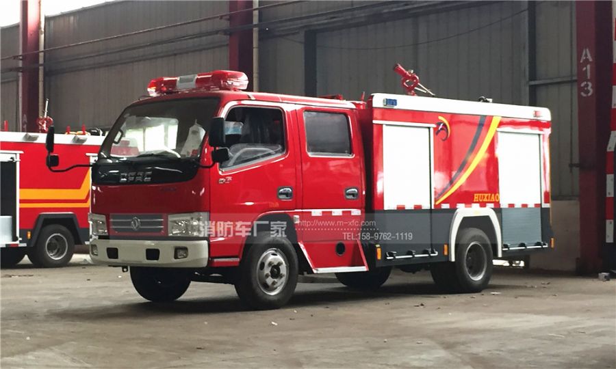 東風(fēng)3噸水罐消防車(chē)上戶車(chē)型 東風(fēng)3噸水罐消防車(chē)上戶車(chē)型